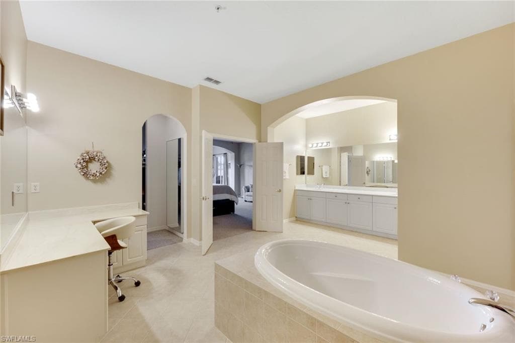 3530 Lansing LOOP # 202, ESTERO FL 33928-22