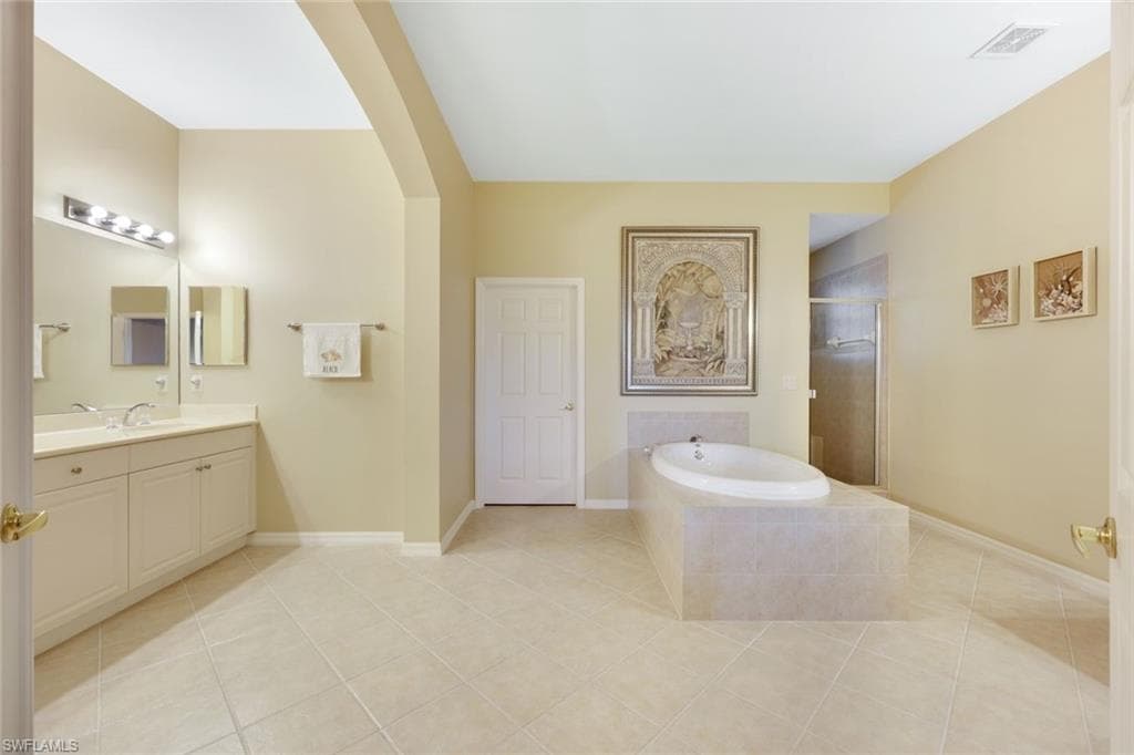 3530 Lansing LOOP # 202, ESTERO FL 33928-21