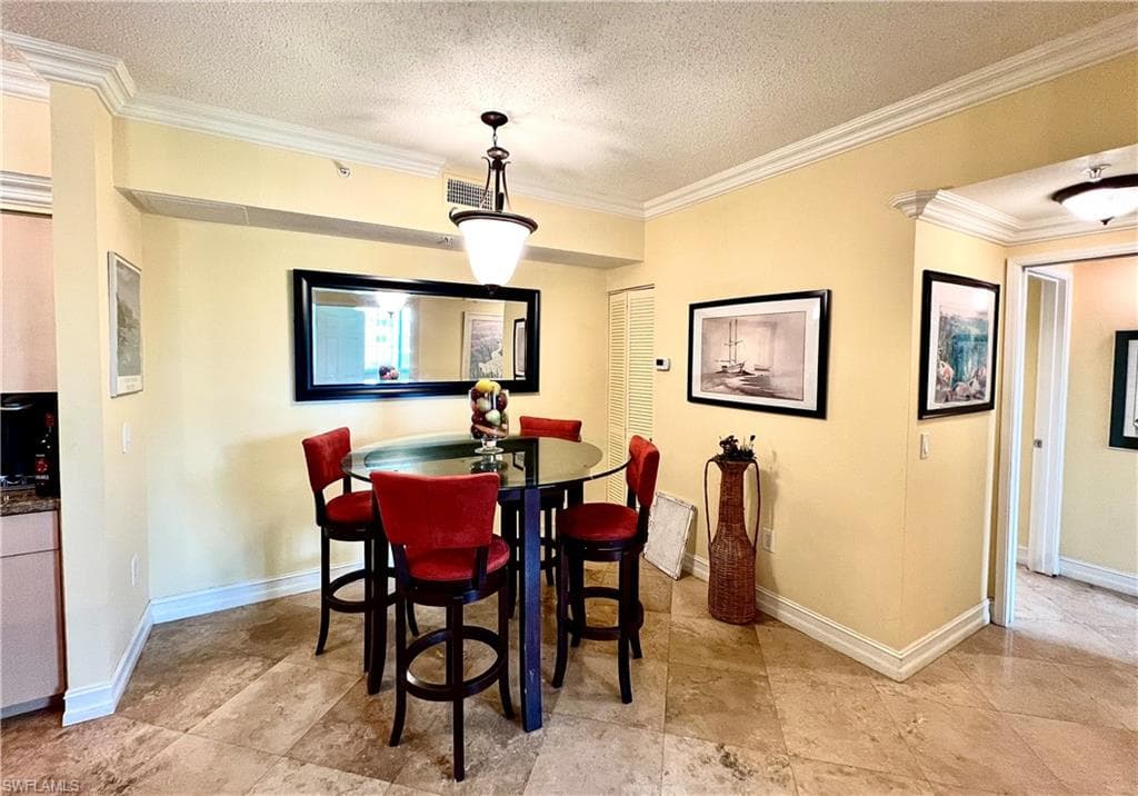 1210 Reserve WAY # 204, NAPLES FL 34105-5