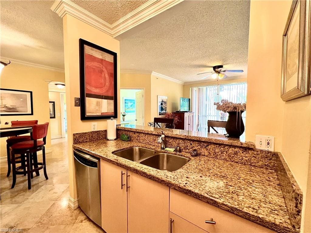 1210 Reserve WAY # 204, NAPLES FL 34105-11