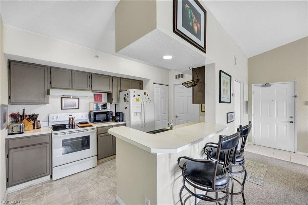 4630 Saint Croix LN # 831, NAPLES FL 34109-5