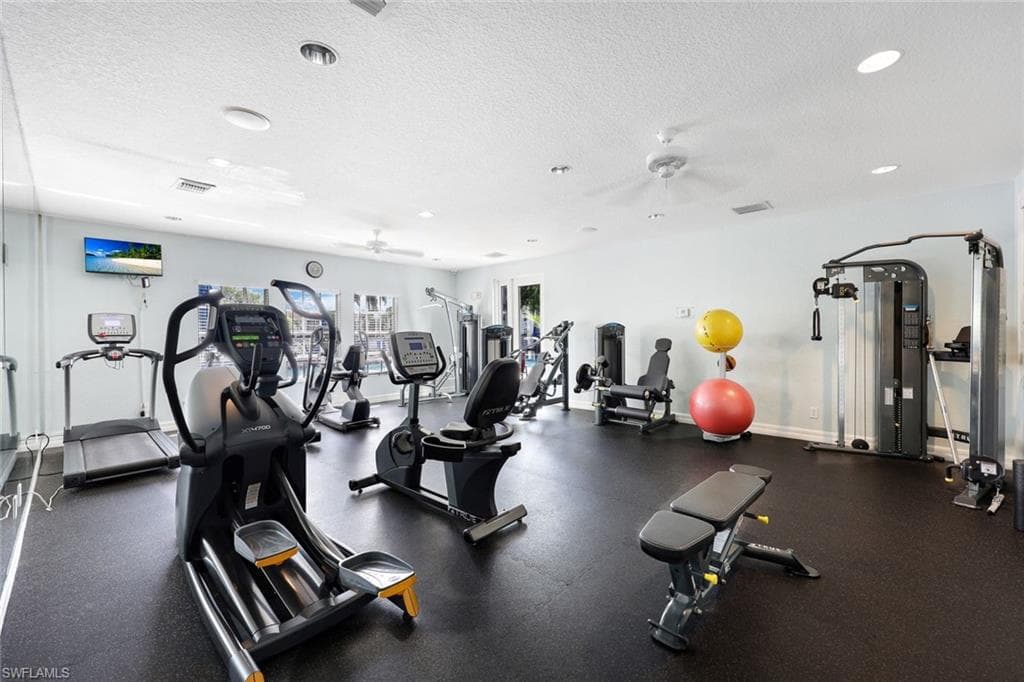 4630 Saint Croix LN # 831, NAPLES FL 34109-19