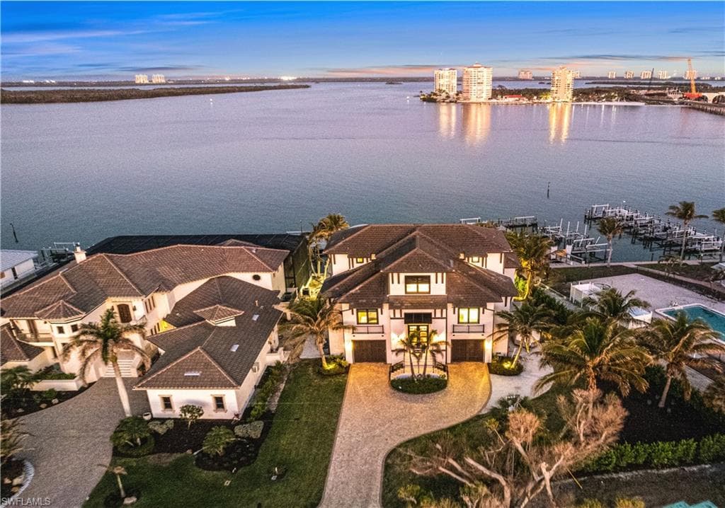 160 Little Carlos LN, FORT MYERS BEACH FL 33931-6