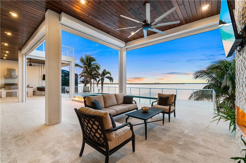 160 Little Carlos LN, FORT MYERS BEACH FL 33931-31