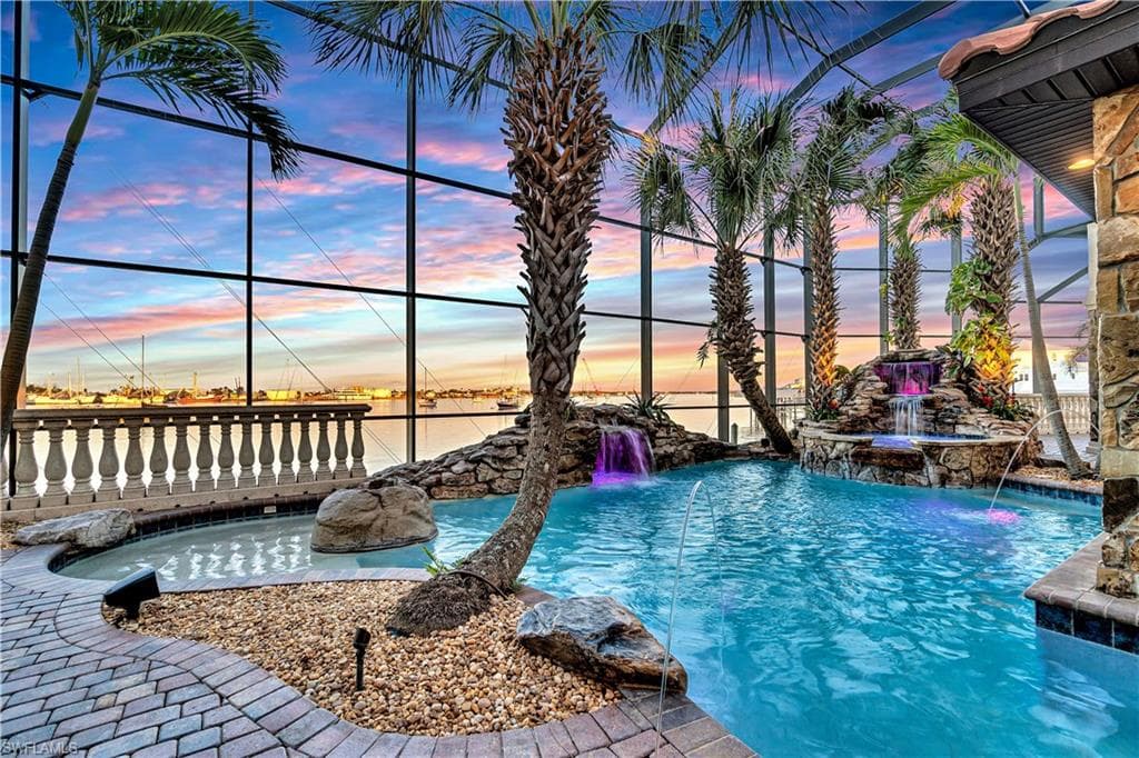 391 Palermo CIR, FORT MYERS BEACH FL 33931-10