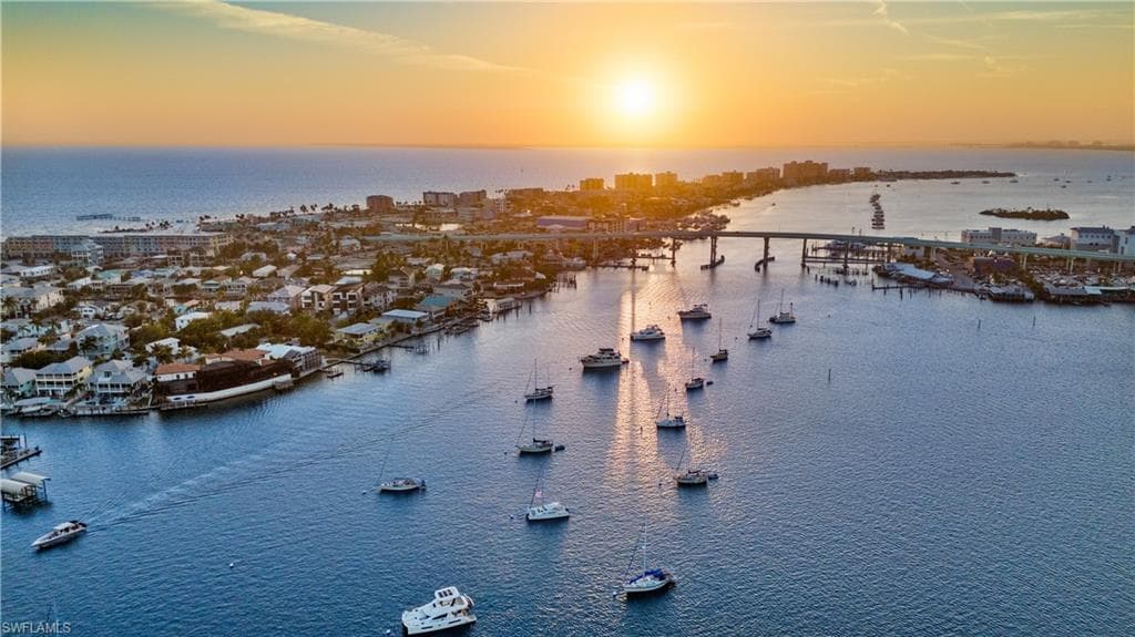 391 Palermo CIR, FORT MYERS BEACH FL 33931-3