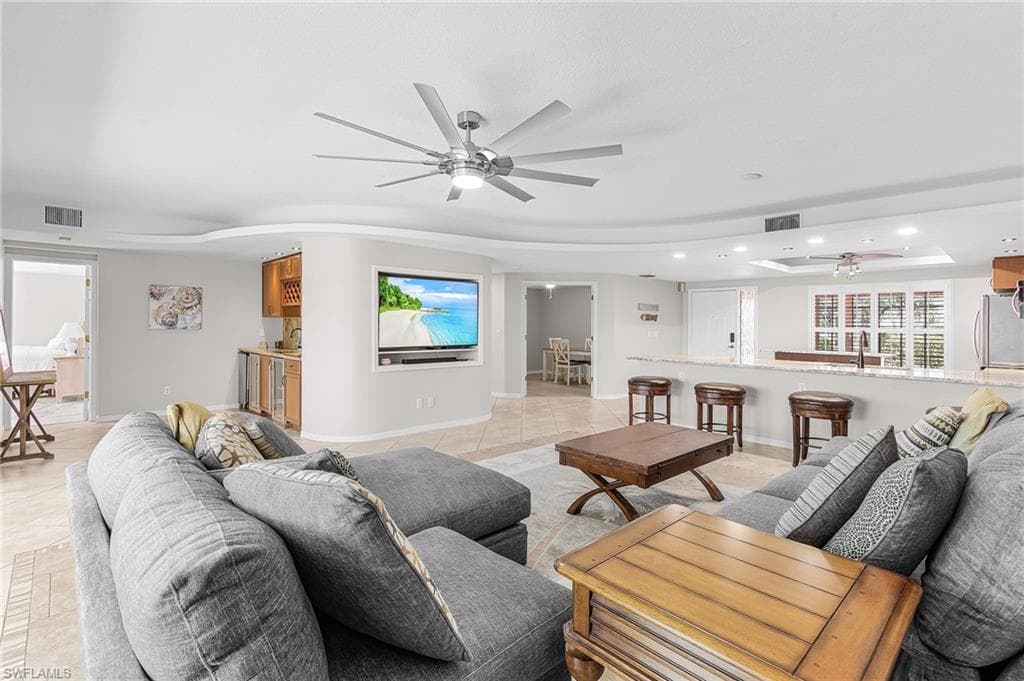 1614 Beach PKWY 102-9