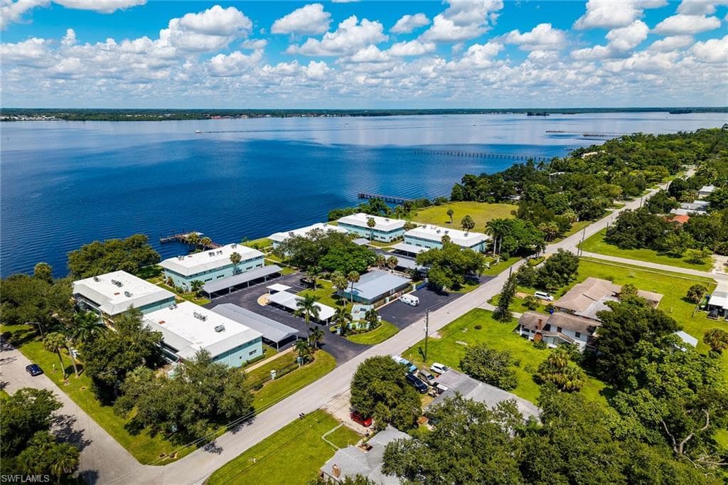 3225 E Riverside DR, FORT MYERS FL 33916-29