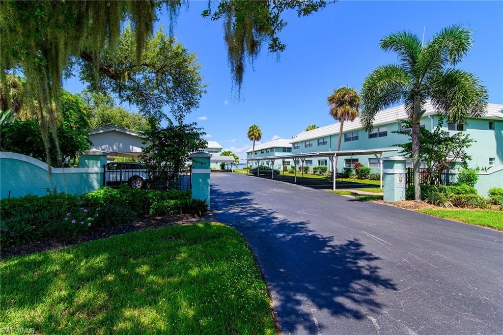 3225 E Riverside DR, FORT MYERS FL 33916-14