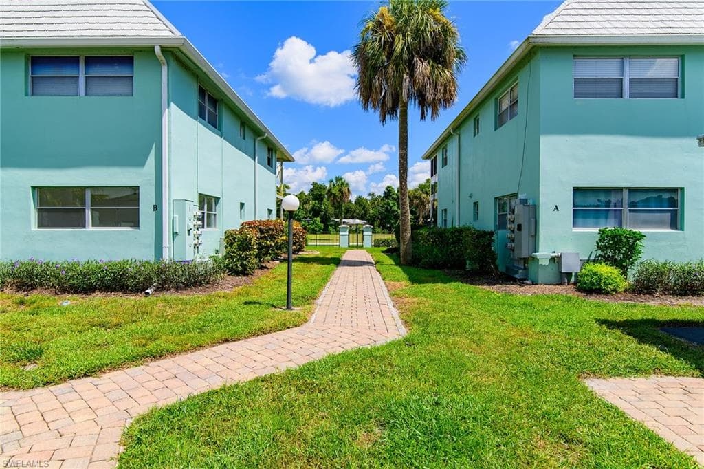 3225 E Riverside DR, FORT MYERS FL 33916-18