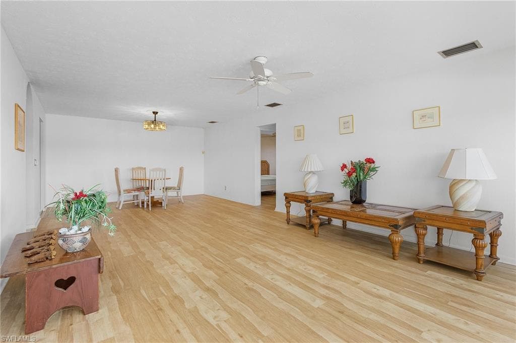 1907 SE 40th TER # 102, CAPE CORAL FL 33904-14