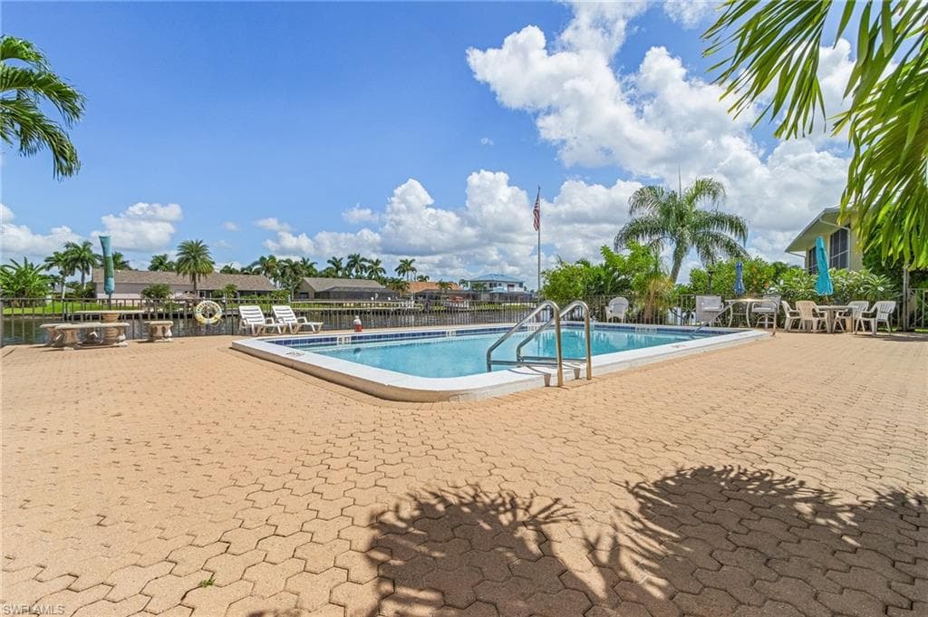 1907 SE 40th TER # 102, CAPE CORAL FL 33904-30