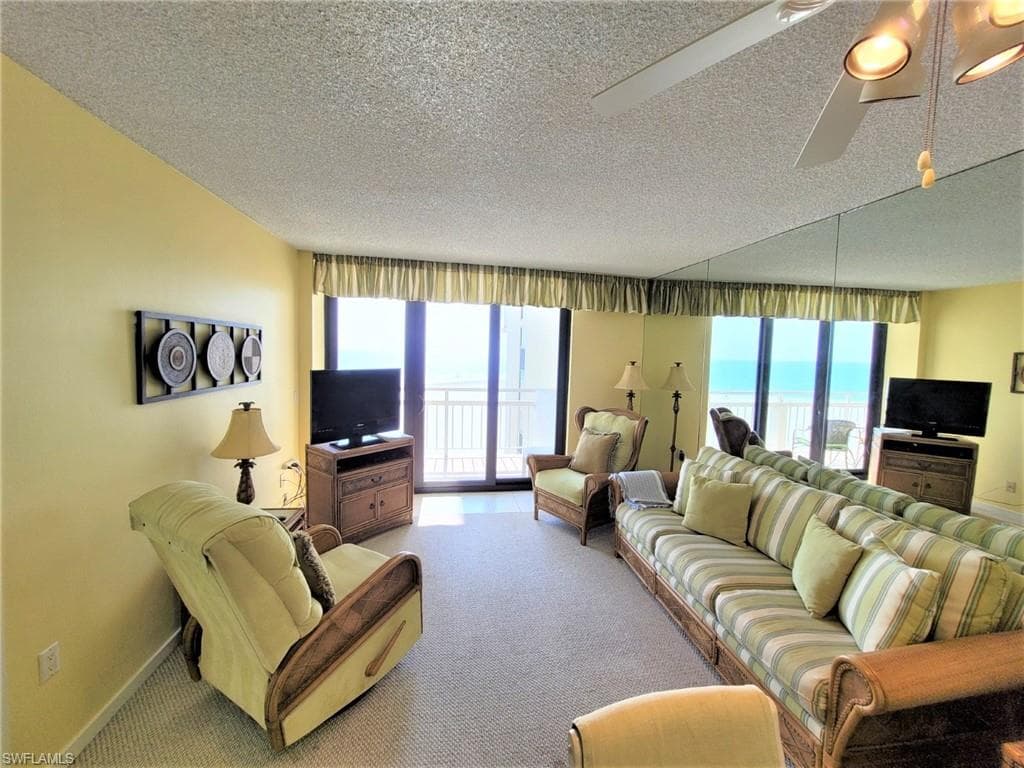 180 Seaview CT 901-7