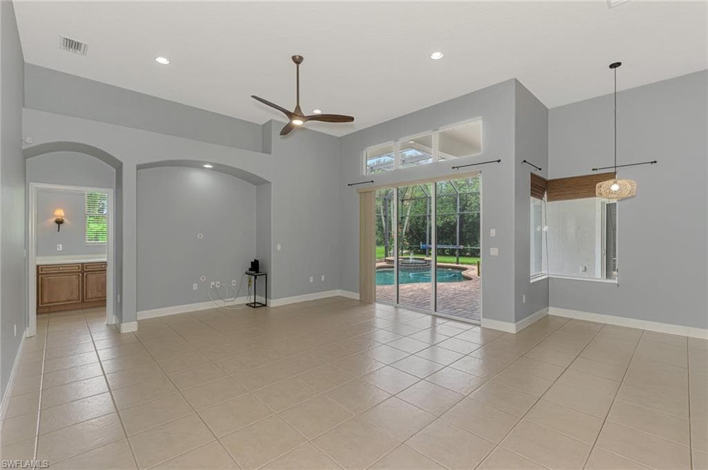 14711 2nd Avenue CIR NE, BRADENTON FL 34212-32