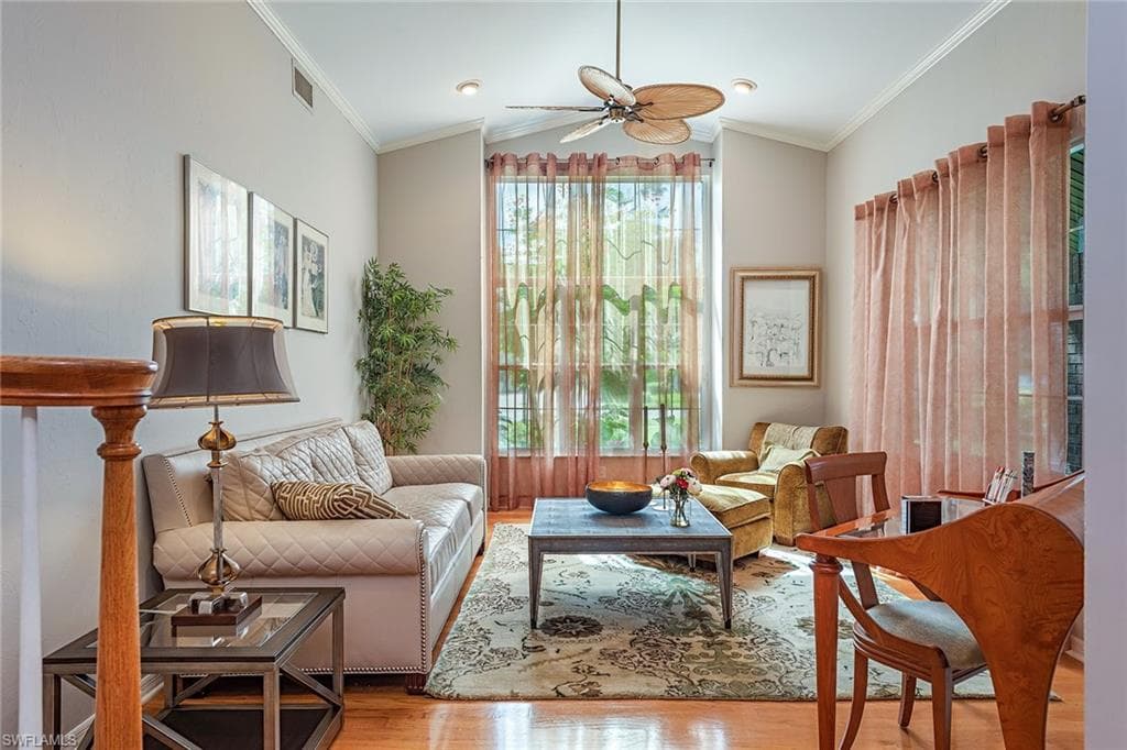 6897 Wellington DR, NAPLES FL 34109-1