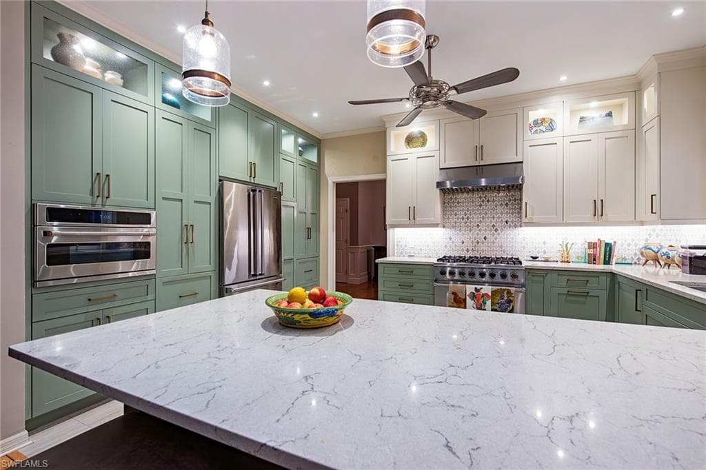 6897 Wellington DR, NAPLES FL 34109-5