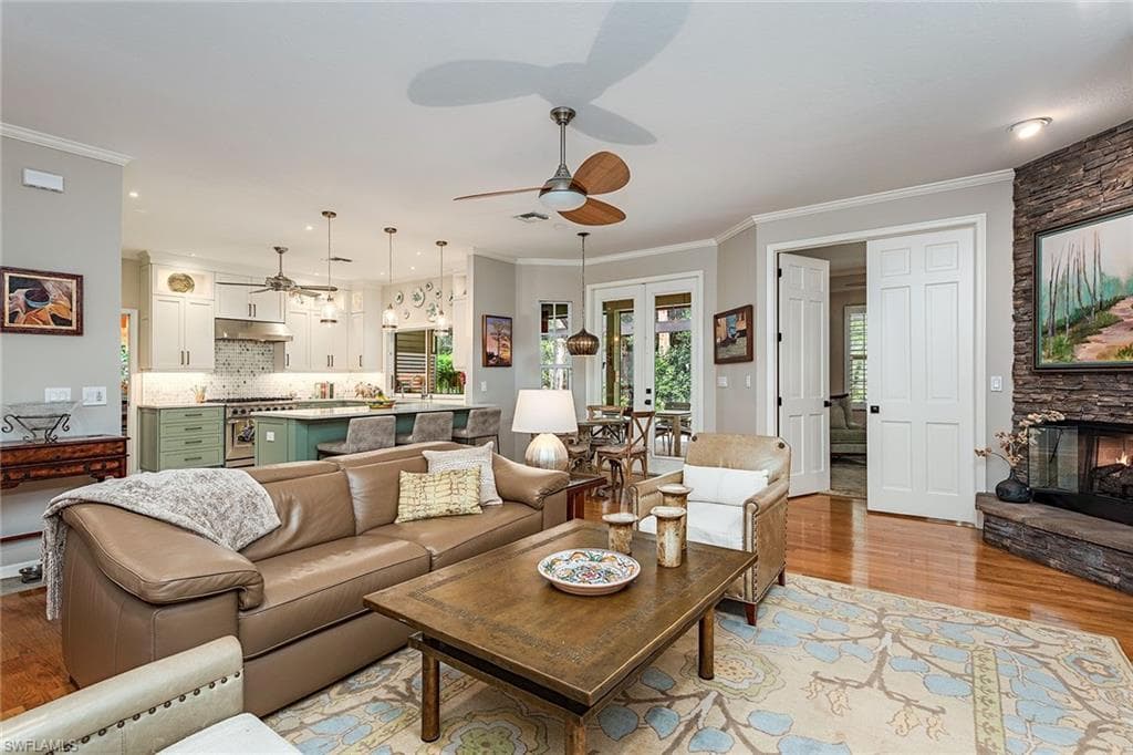 6897 Wellington DR, NAPLES FL 34109-3