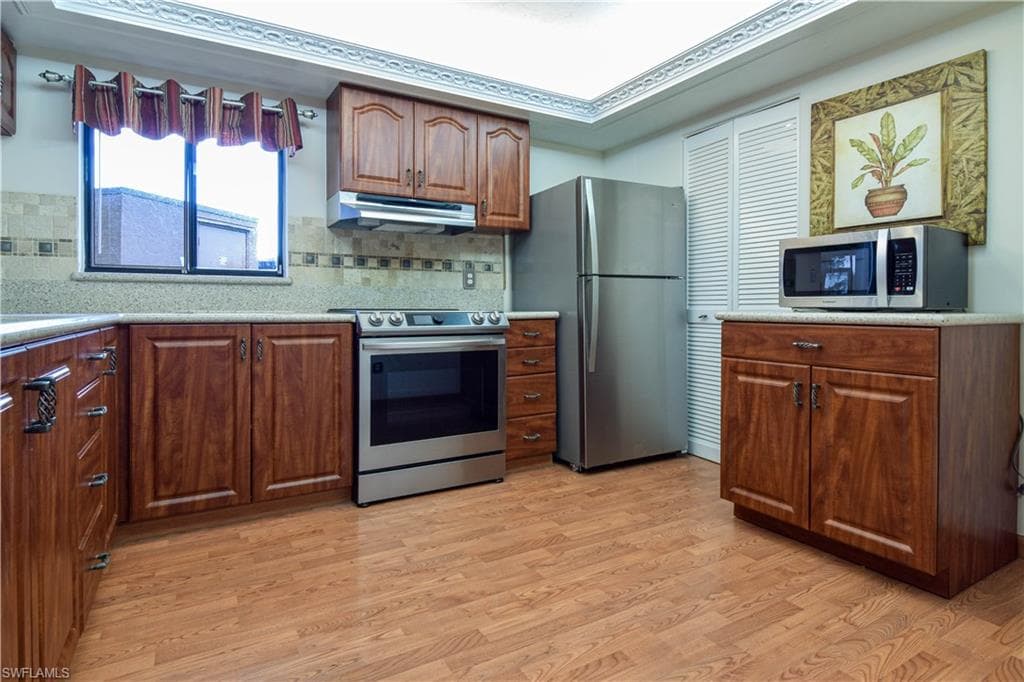 2063 W Lakeview BLVD # B2, NORTH FORT MYERS FL 33903-1