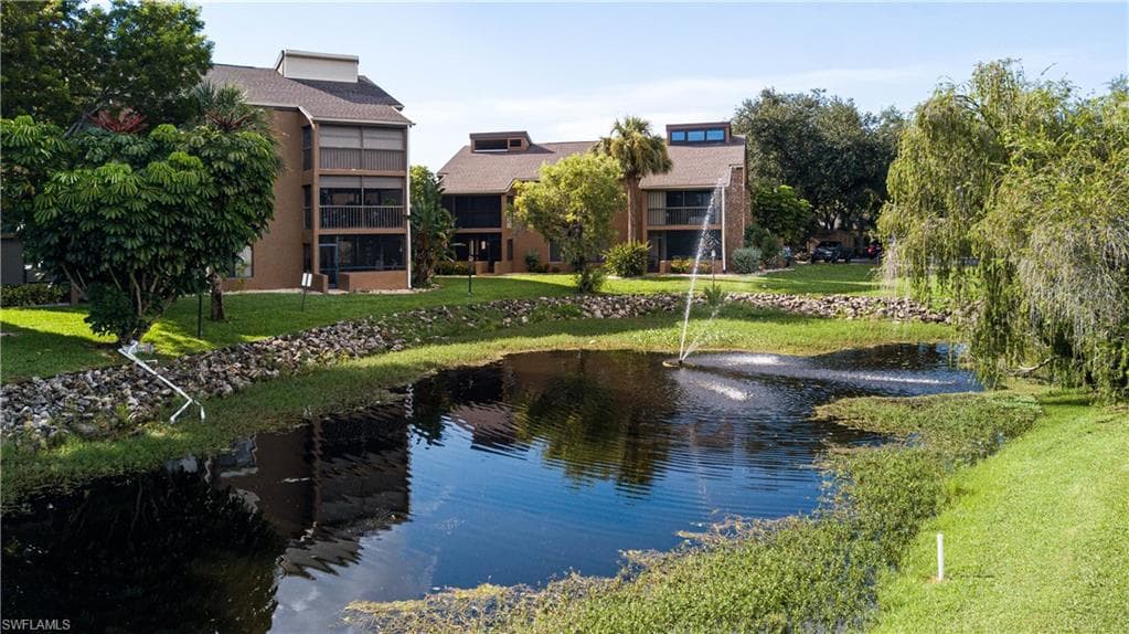 2063 W Lakeview BLVD # B2, NORTH FORT MYERS FL 33903-4