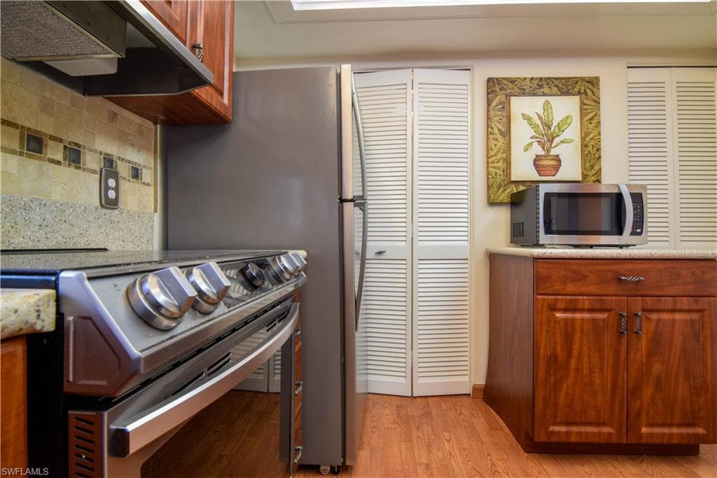 2063 W Lakeview BLVD # B2, NORTH FORT MYERS FL 33903-23