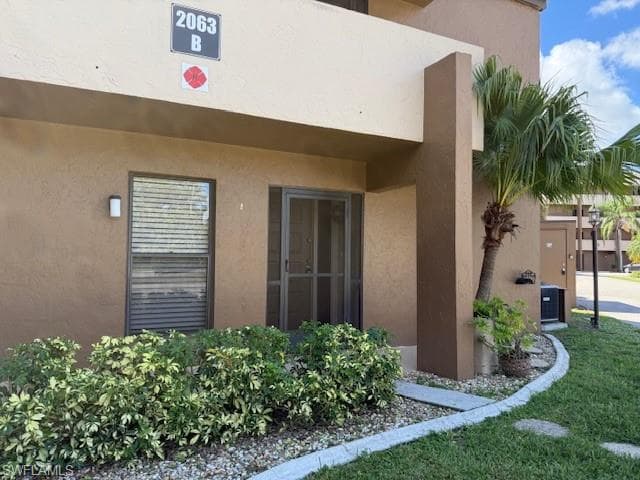 2063 W Lakeview BLVD # B2, NORTH FORT MYERS FL 33903-13