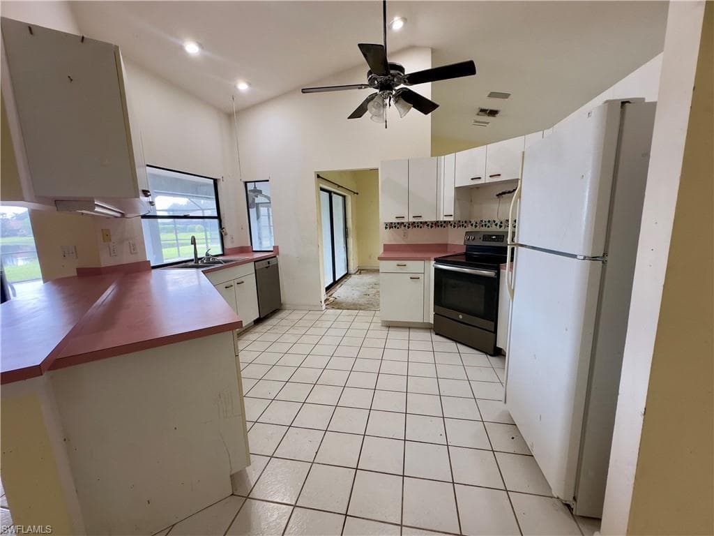 9382 Pineapple RD, FORT MYERS FL 33967-5