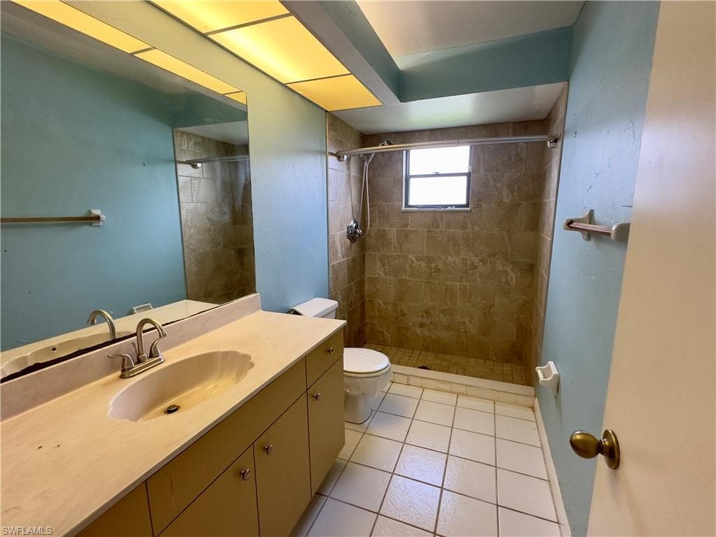 9382 Pineapple RD, FORT MYERS FL 33967-17