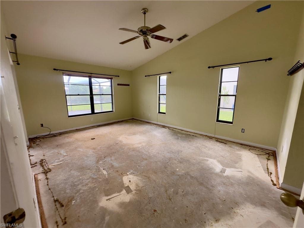 9382 Pineapple RD, FORT MYERS FL 33967-10