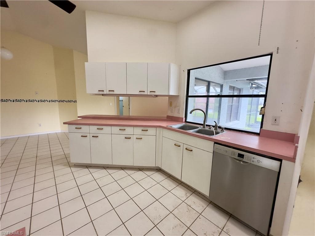 9382 Pineapple RD, FORT MYERS FL 33967-7