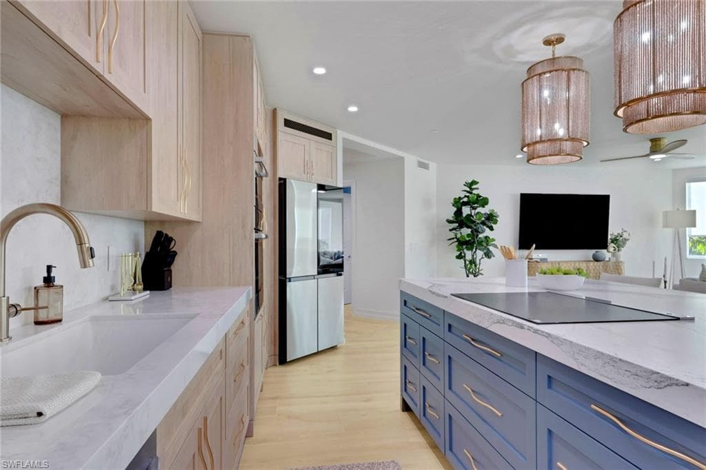 2728 Tiburon BLVD E # 302, NAPLES FL 34109-5