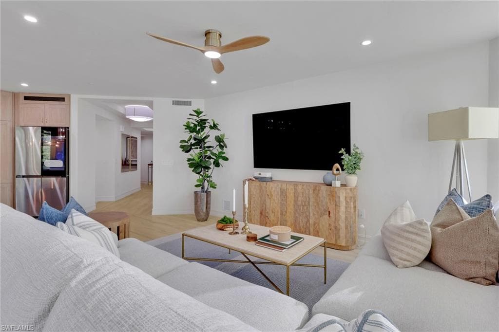 2728 Tiburon BLVD E # 302, NAPLES FL 34109-6