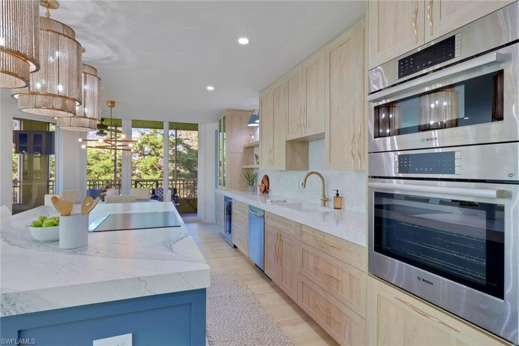 2728 Tiburon BLVD E # 302, NAPLES FL 34109-2