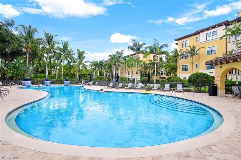2728 Tiburon BLVD E # 302, NAPLES FL 34109-29