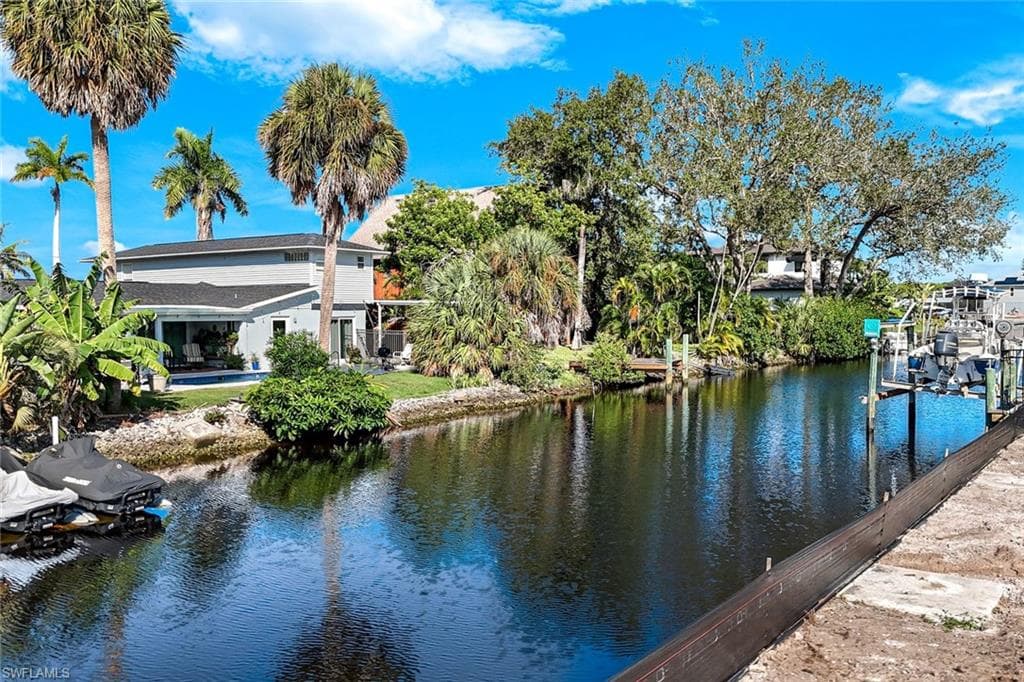 27281 Buccaneer DR, BONITA SPRINGS FL 34135-9