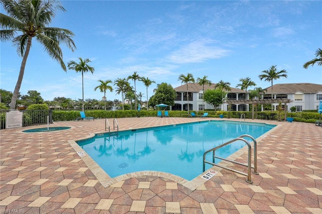 5012 Maxwell CIR # 101, NAPLES FL 34105-22