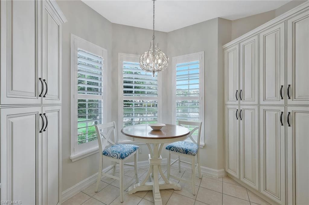 5012 Maxwell CIR # 101, NAPLES FL 34105-9