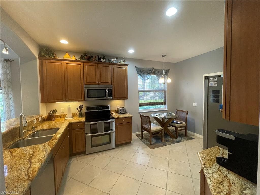 10630 Camarelle CIR-22