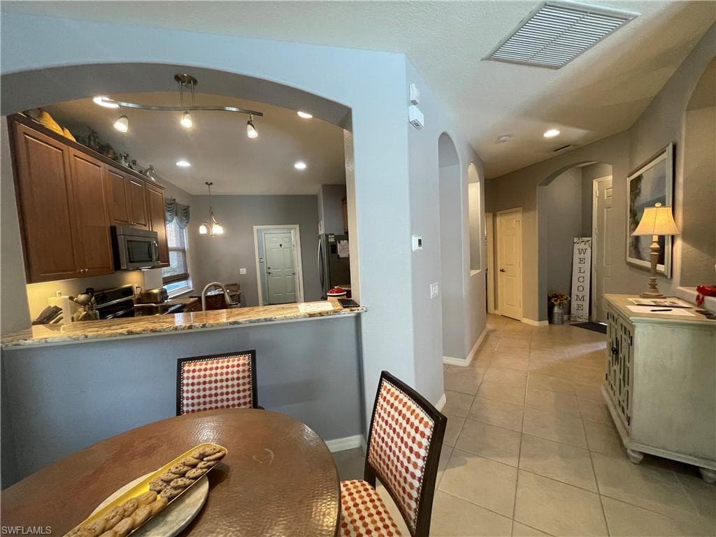 10630 Camarelle CIR-2