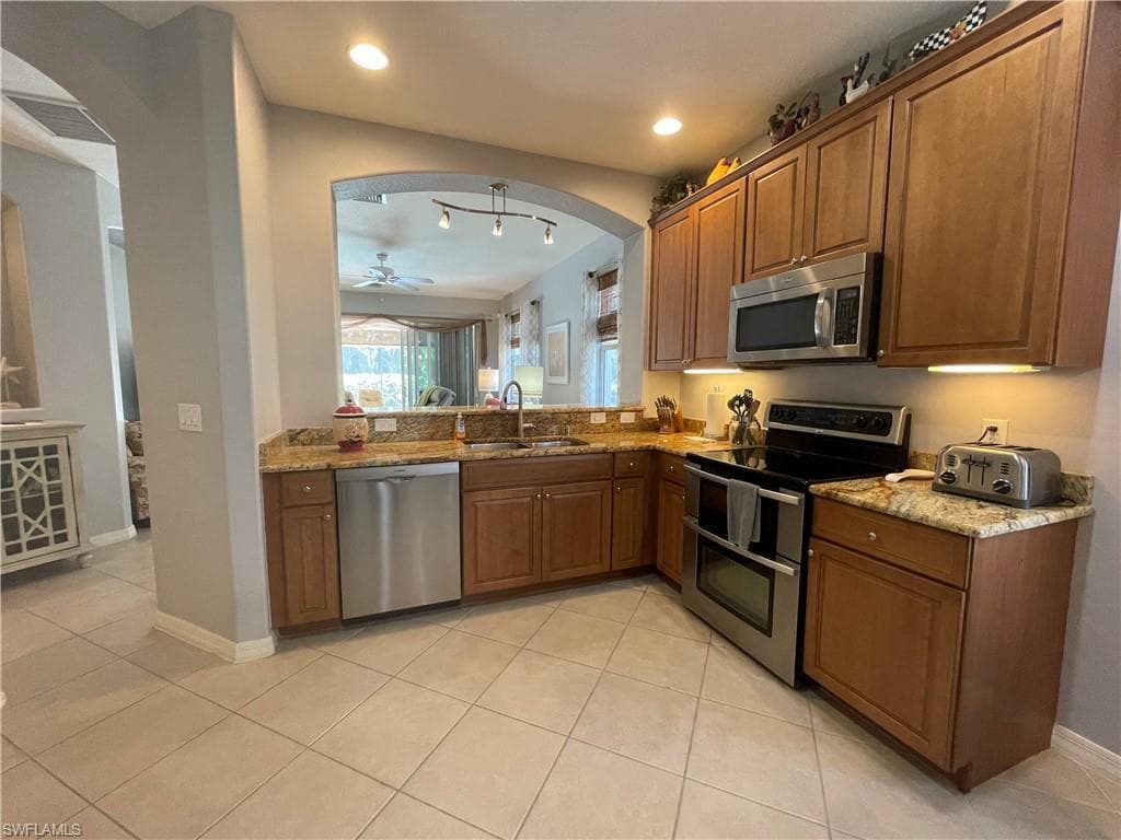 10630 Camarelle CIR-29