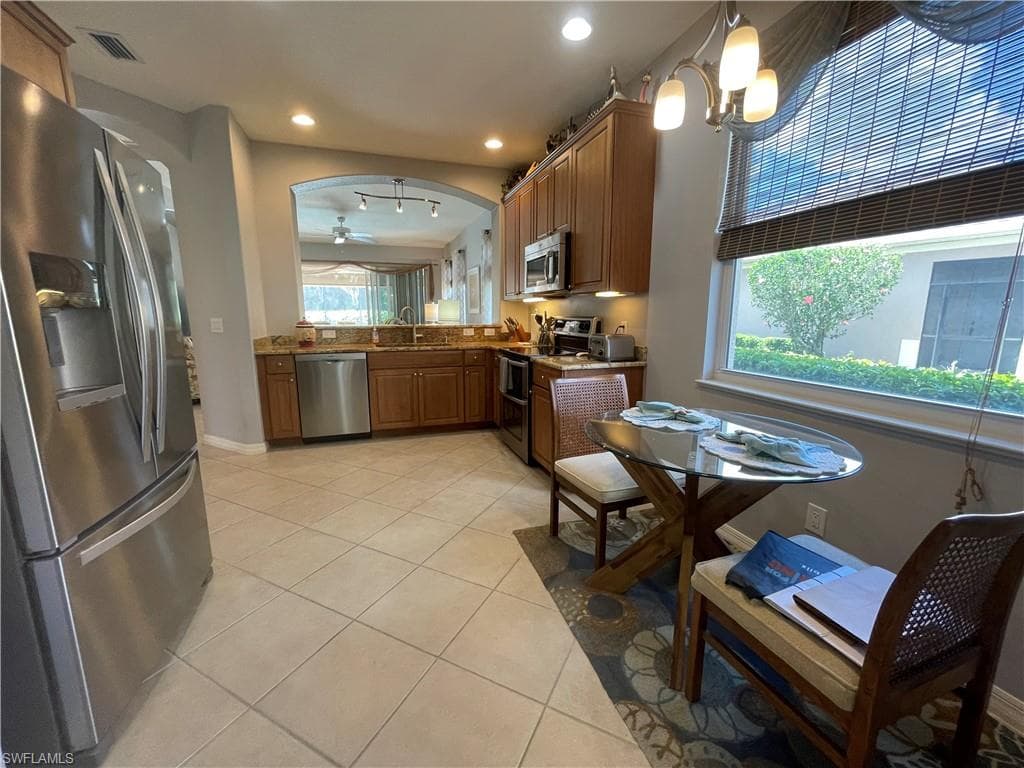 10630 Camarelle CIR-28