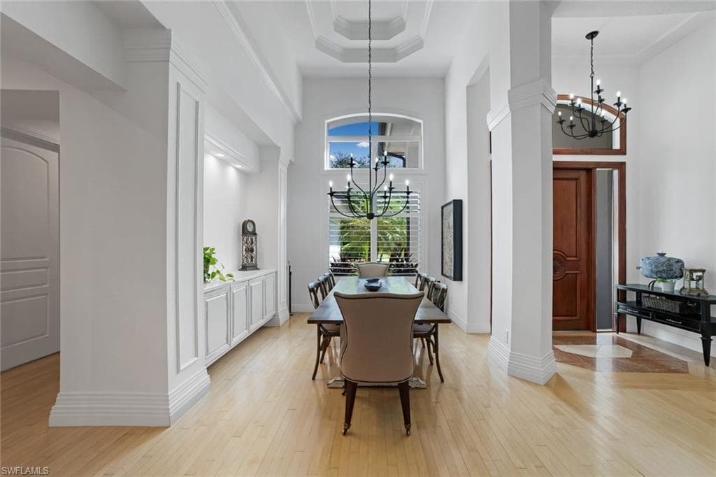 12901 Pond Apple DR E, NAPLES FL 34119-4