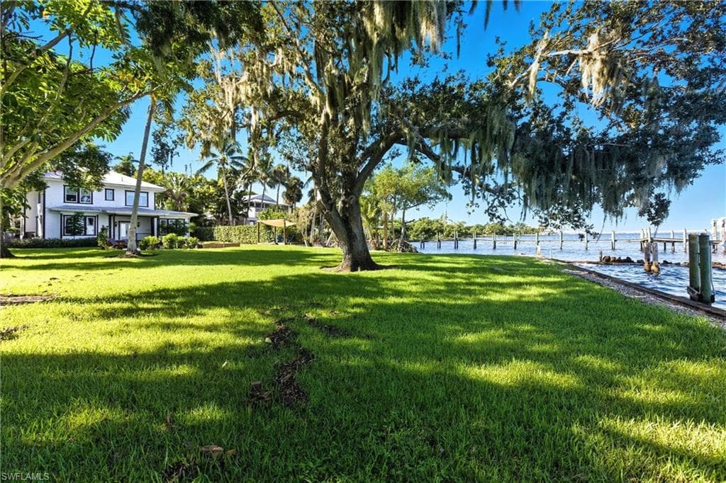 101 Fairview AVE, FORT MYERS FL 33905-42