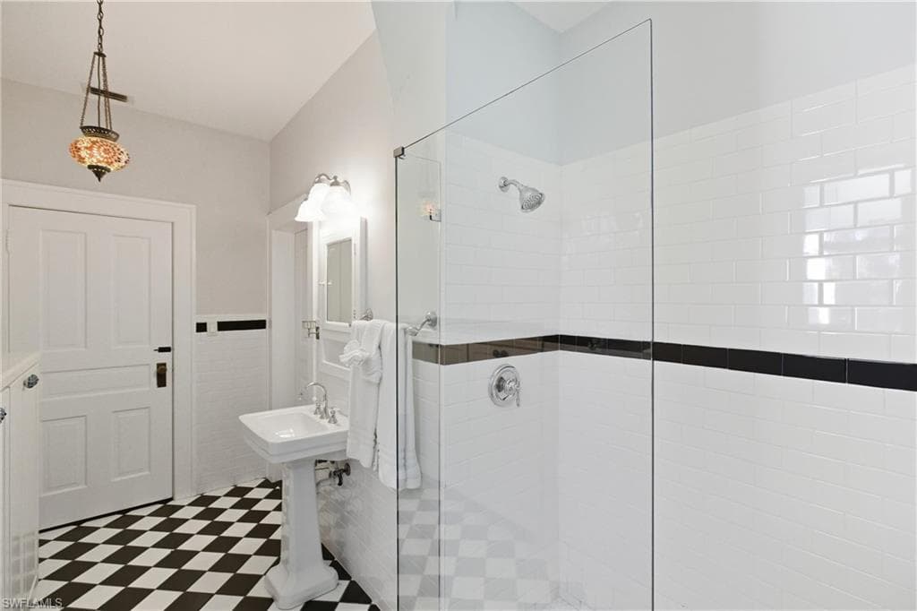 101 Fairview AVE, FORT MYERS FL 33905-20