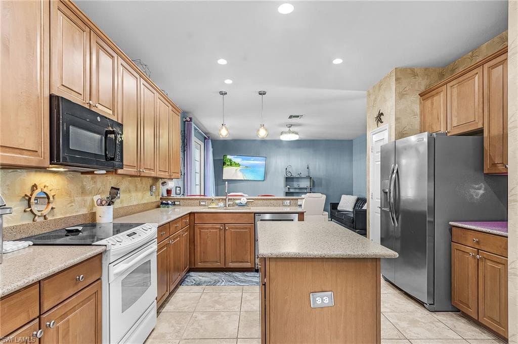 9021 Falcon Pointe LOOP, FORT MYERS FL 33912-9
