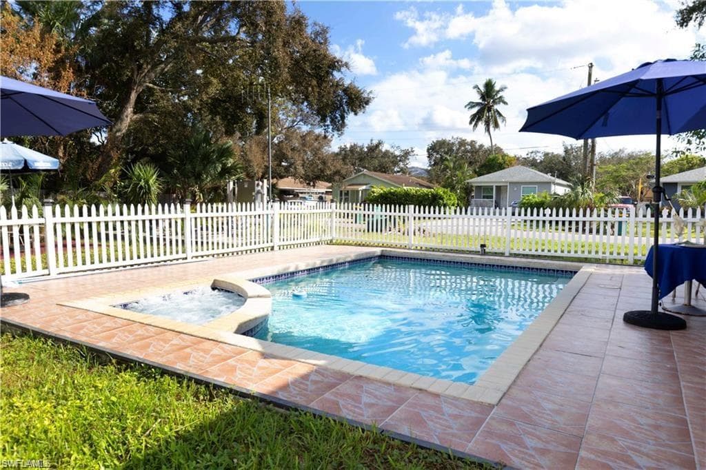 3117 Areca AVE, NAPLES FL 34112-22