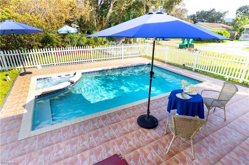 3117 Areca AVE, NAPLES FL 34112-21