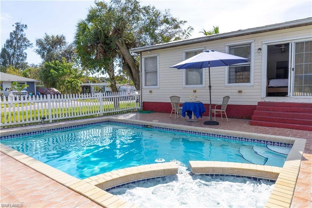 3117 Areca AVE, NAPLES FL 34112-23