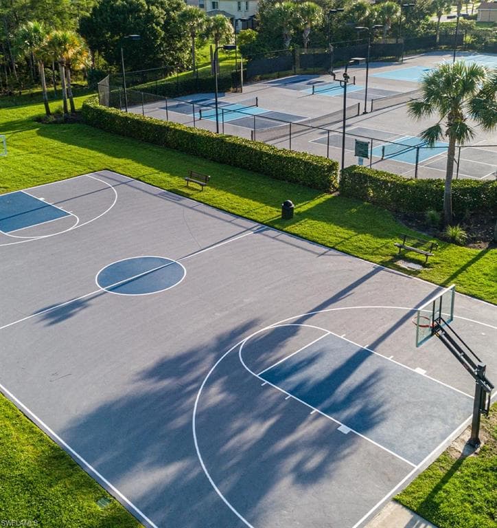 10539 Carolina Willow DR, FORT MYERS FL 33913-44