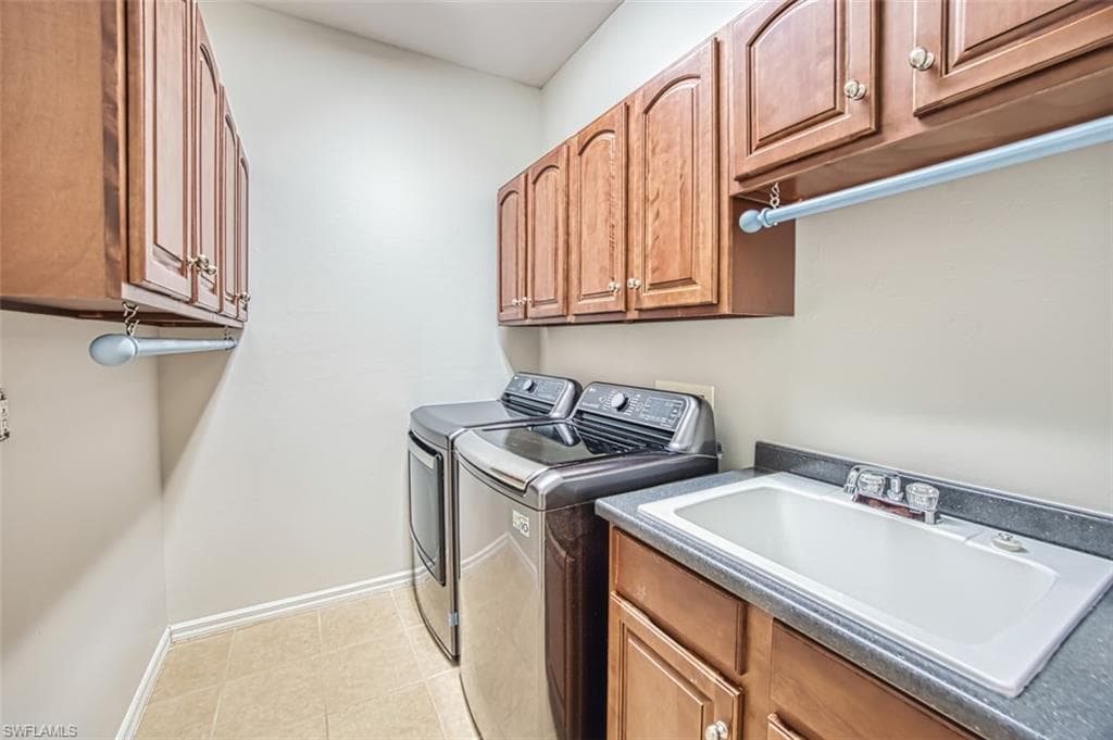 2261 Carnaby CT, LEHIGH ACRES FL 33973-7