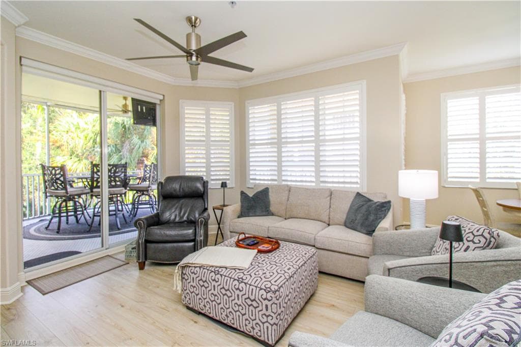 4853 Hampshire CT # 107, NAPLES FL 34112-26